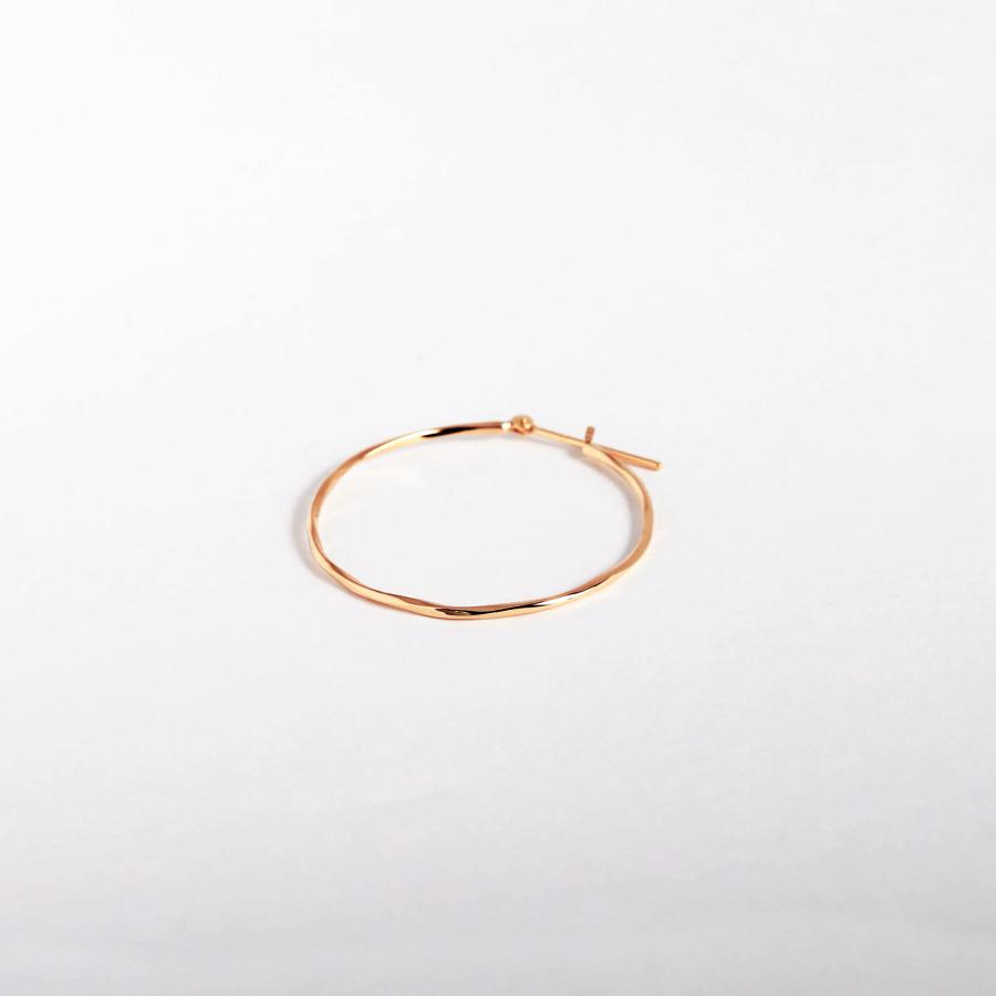 ツイスト フープピアス スパイラル ねじり レディース K10 K18 Pt900 ゴールド プラチナ 地金 シンプル ギフト プレゼント  Torquent Hoop Pierce M | Avaron | 03