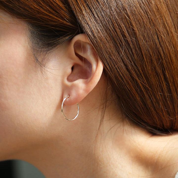 ツイスト フープピアス スパイラル ねじり レディース K10 K18 Pt900 ゴールド プラチナ 地金 シンプル ギフト プレゼント  Torquent Hoop Pierce S | Avaron | 09
