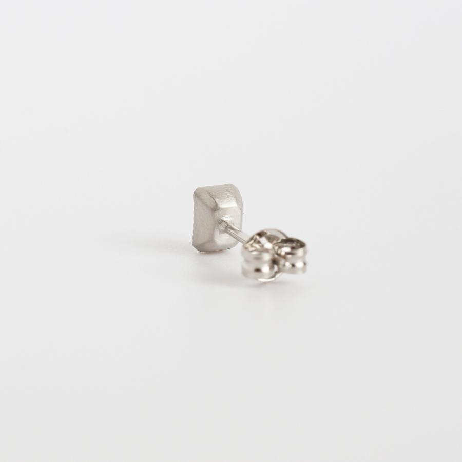 一粒 エメラルドカット ダイヤモンド ピアス レディース Pt900 プラチナ 片耳 ギフト プレゼント  Fancy Cut Diamond Pierce Emerald | Avaron | 03