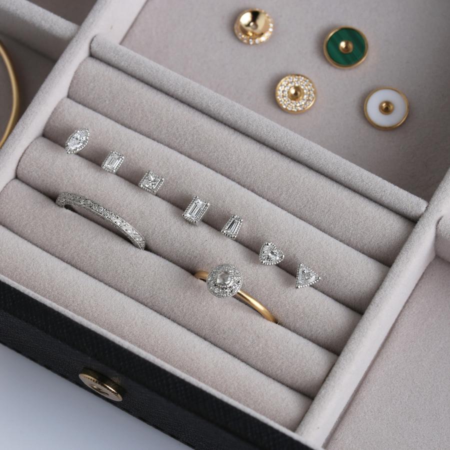 一粒 エメラルドカット ダイヤモンド ピアス レディース Pt900 プラチナ 片耳 ギフト プレゼント  Fancy Cut Diamond Pierce Emerald | Avaron | 07