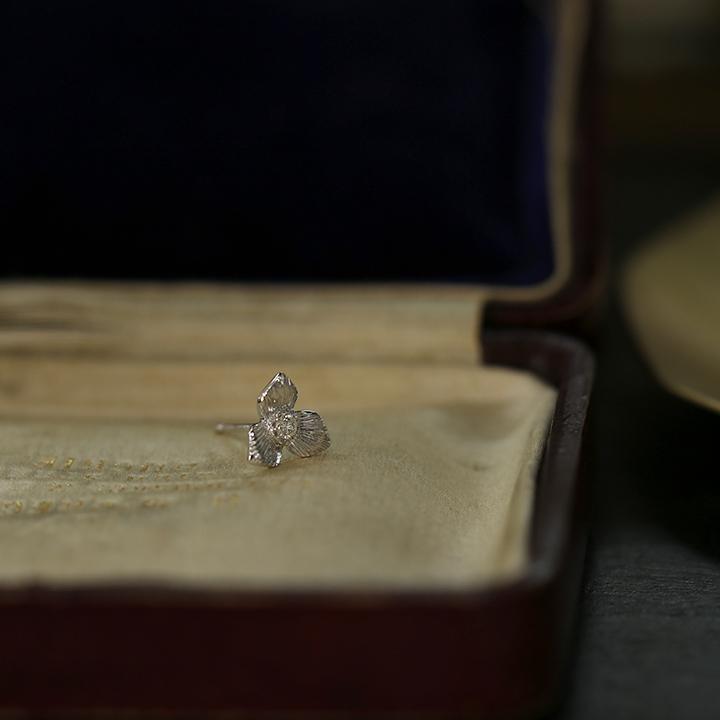 フラワー ピアス 延齢草 ダイヤモンド レディース K10 K18 Pt900 ゴールド 片耳 両耳 ギフト プレゼント  Trillium Pierce | Avaron | 12