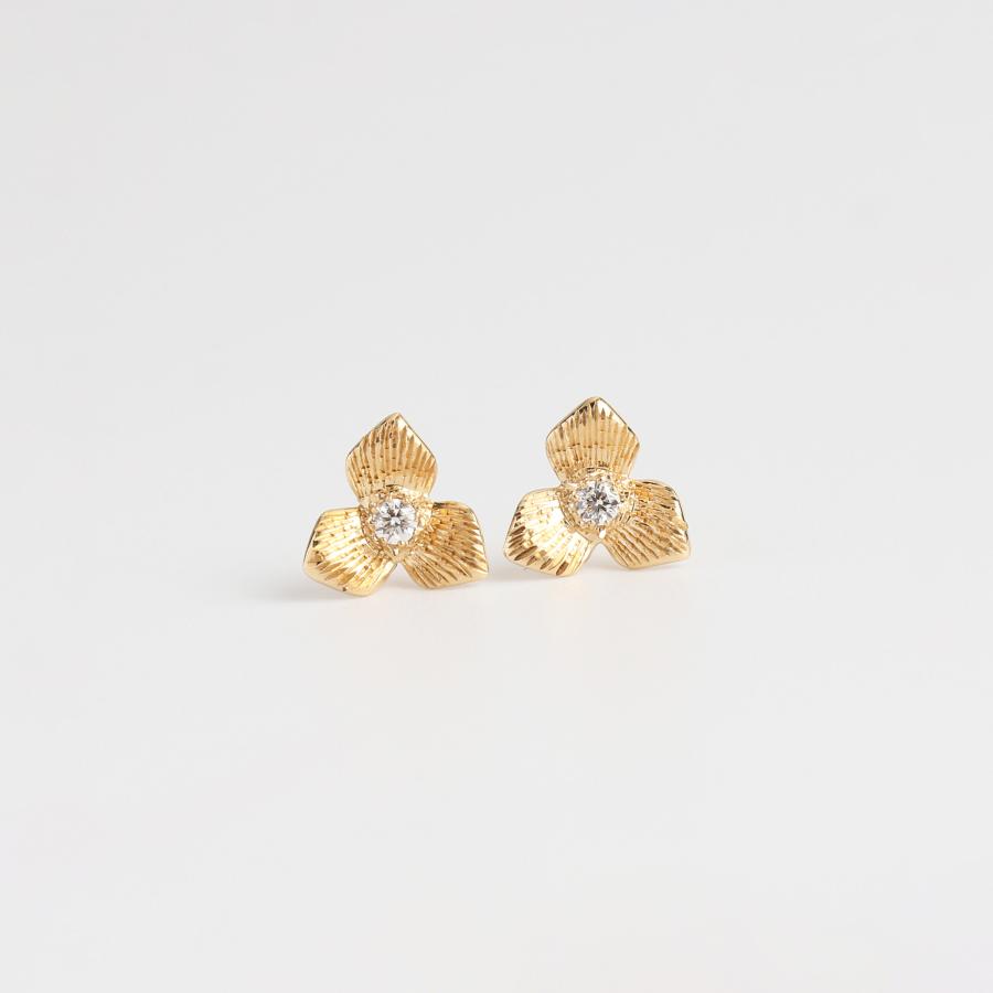 フラワー ピアス 延齢草 ダイヤモンド レディース K10 K18 Pt900 ゴールド 片耳 両耳 ギフト プレゼント  Trillium Pierce | Avaron | 01