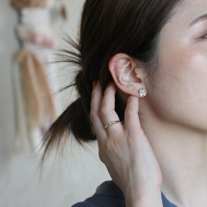 フラワー ピアス ダイヤモンド コンビカラー 花水木 レディース プラチナ ゴールド pt900 k18 片耳 両耳 ギフト プレゼント  Flowering Pierce | Avaron | 07