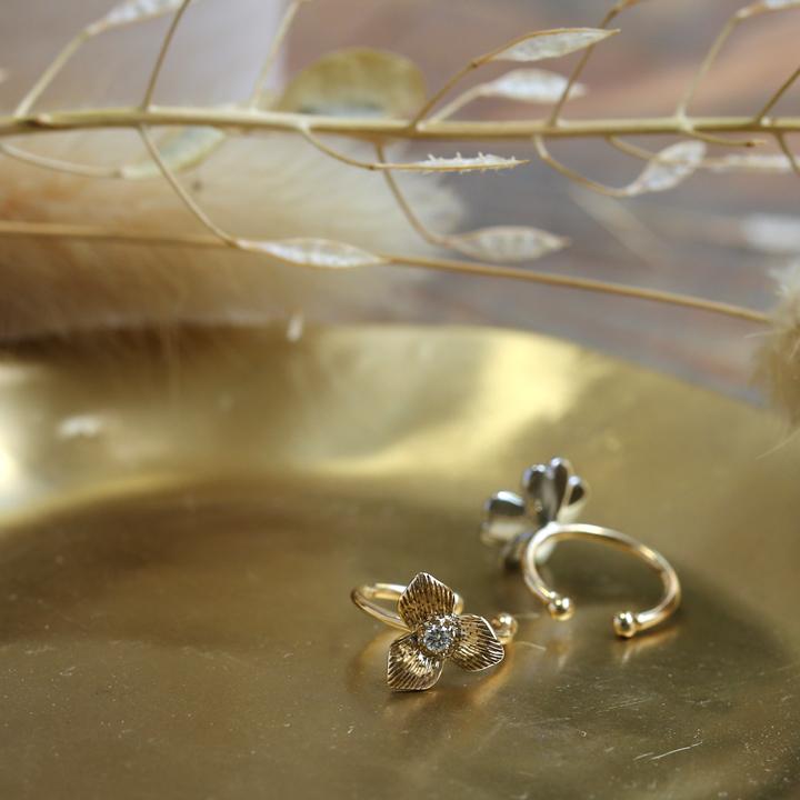 【限定セール中】Avaron K18 イヤーカフ　ダイヤモンド　【Cres】 Avaron マーキスカット ダイヤモンド イヤーカフ 一粒ダイヤ K10