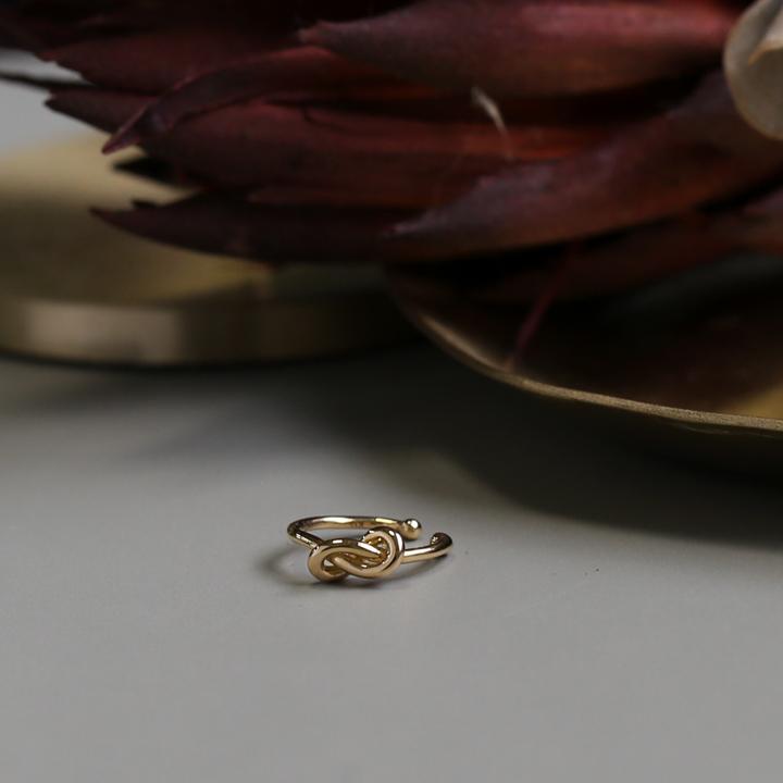 結び目 イヤーカフ ゴールド K10 K18 Pt900 地金 レディース 片耳 ギフト プレゼント  Knot Ear Cuff | Avaron | 15
