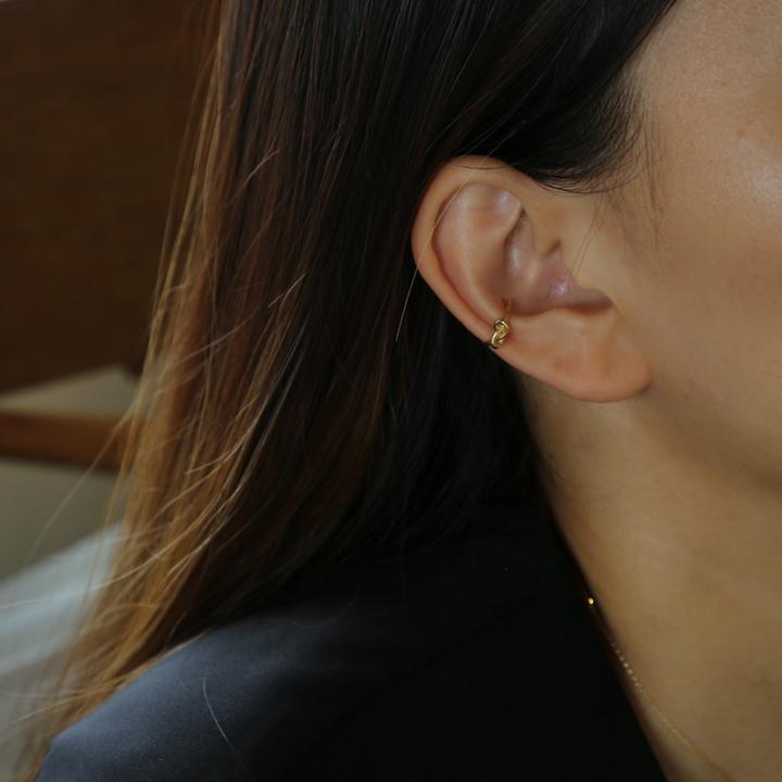 結び目 イヤーカフ ゴールド K10 K18 Pt900 地金 レディース 片耳 ギフト プレゼント  Knot Ear Cuff | Avaron | 10