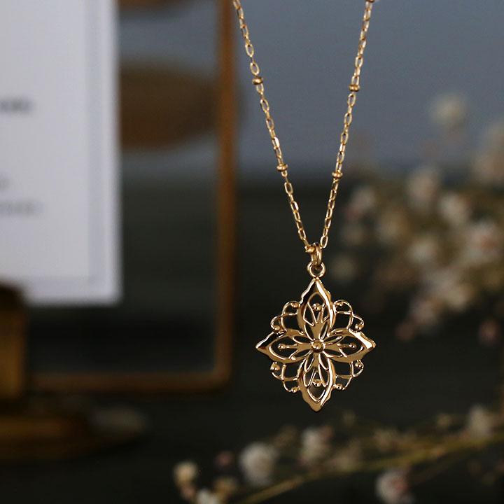 Avaron 透かし柄 ロングネックレス レディース ゴールド レース Avaron 透かし柄 ロングネックレス レディース ゴールド レース