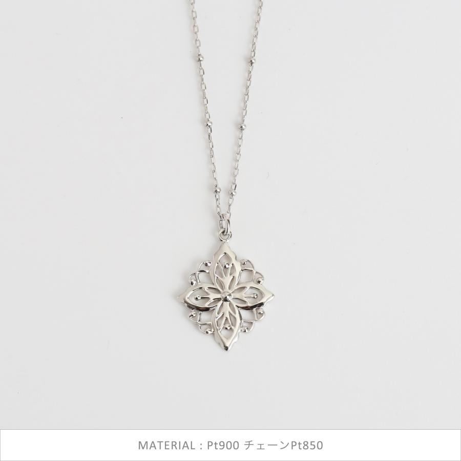 Avaron（アヴァロン） 透かし柄 ロングネックレス レディース ゴールド