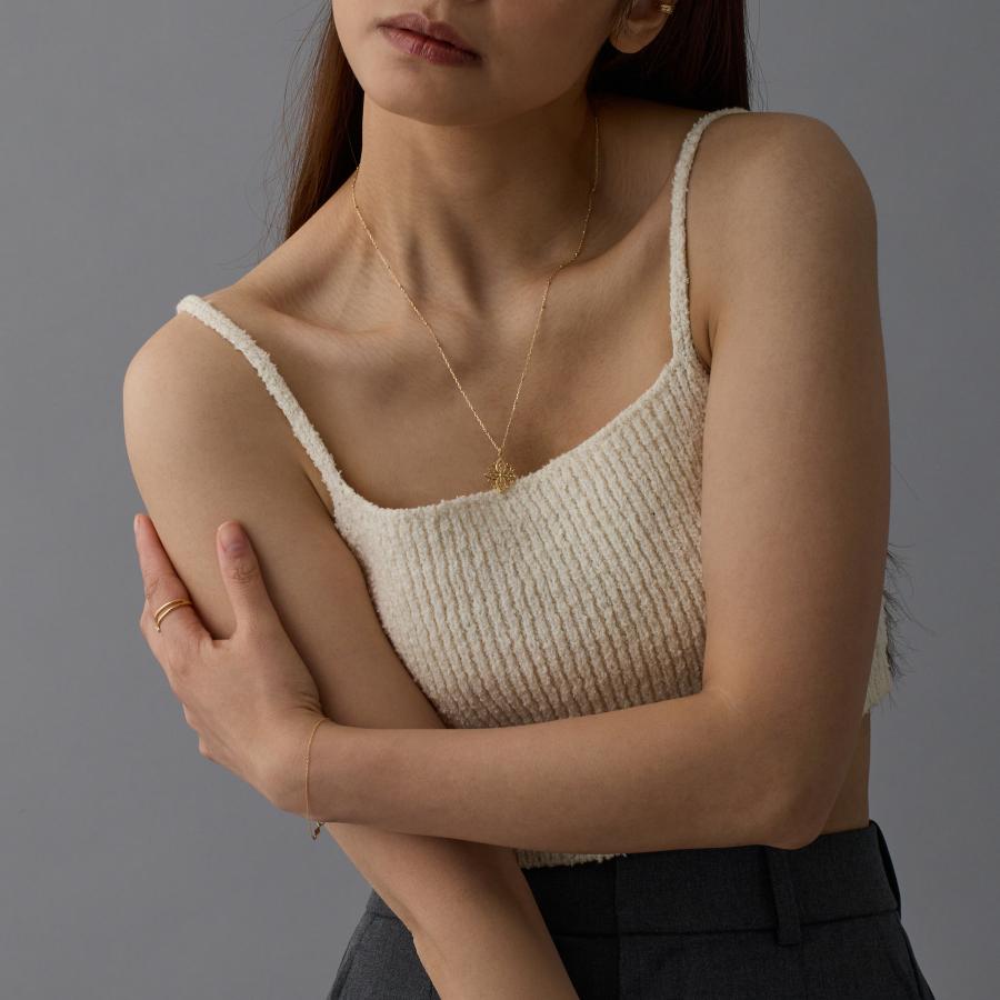 透かし柄 ロングネックレス レディース ゴールド レース アラベスク 18k 18金 K18 Pt900 地金 ペンダント ギフト プレゼント  Ludhiana Long Necklaceの画像