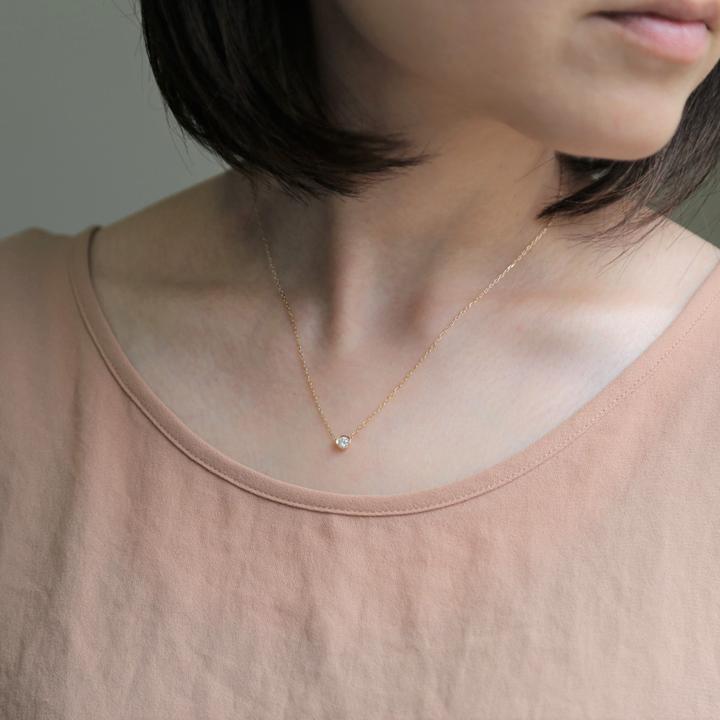 Avaron 一粒 ダイヤモンド 0.07ct ネックレス レディース K10 Avaron 一粒 ダイヤモンド 0.07ct ネックレス レディース K10