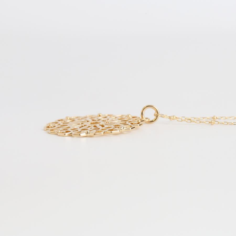 Avaron（アヴァロン） 透かし柄 ロングネックレス レディース ゴールド