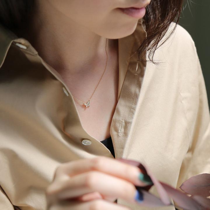 Avaron パヴェ ダイヤモンド バタフライ ネックレス レディース Avaron パヴェ ダイヤモンド バタフライ ネックレス レディース