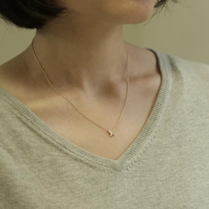 Avaron パヴェ ダイヤモンド バタフライ ネックレス レディース Avaron パヴェ ダイヤモンド バタフライ ネックレス レディース