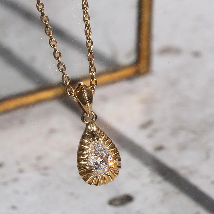 Avaron ペアシェイプ ダイヤモンド ネックレス レディース K10 K18  