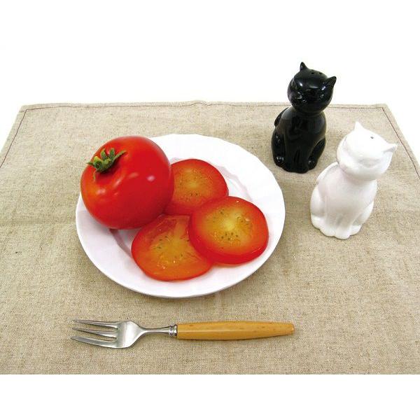 ネコモチーフ】かわいい陶器のソルト＆ペッパー調味料入れ 2個セット