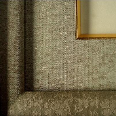 女桑受賞記念写真額四つ切サイズ　木目を生かし、品のある優しさ、いつまでも飽きないように仕上げた額縁です。 |  | 02