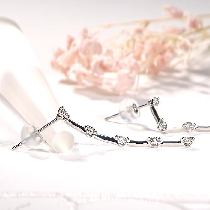 Pt900 0.3ct ダイヤモンド ピアス 送料無料 PT プラチナ プラチナ900 ダイヤモンドピアス ダイヤ ダイア ロング 上品 可愛い 人気 縦 縦ライン 揺れる bep0020の画像