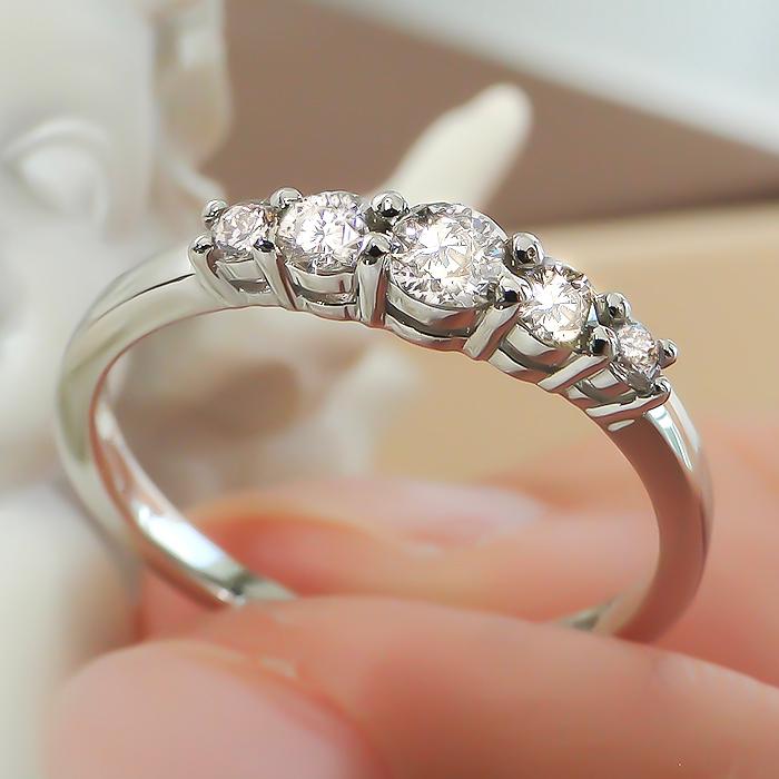 Pt900 0.3ctUP ダイヤモンド リング ダイヤ 送料無料 0.3カラット グラデーション プラチナ マリッジ プレゼント 結婚 婚約 ブライダル 人気 ber0316の画像