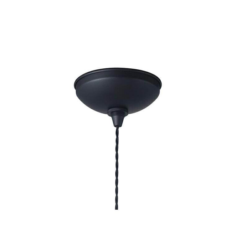 サンタクロース泥棒の花輪のドアに道具をかけるサンタクロースの尻や足