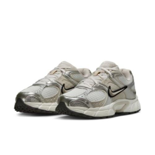 NIKE(ナイキ) ウィメンズV5 RNR HQ7901 Col.104 サミットホワイト 