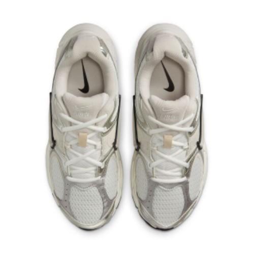 NIKE(ナイキ) ウィメンズV5 RNR HQ7901 Col.104 サミットホワイト 
