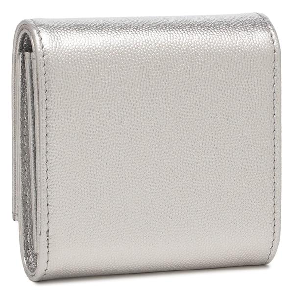 シャネル　斜めがけ　コンパクト財布 公園ママの【斜め掛け】にシャネルが人気！中身もチェック＜SNAP＞ | VERY