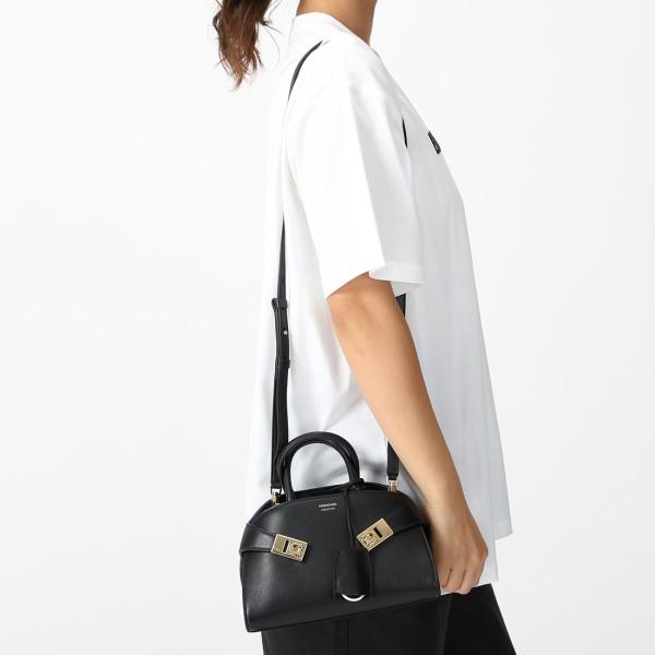 FERRAGAMO（フェラガモ） ハンドバッグ ショルダーバッグ ハグ XS
