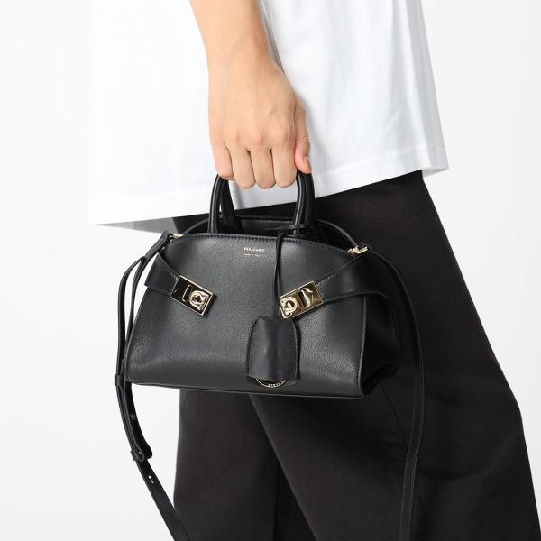 フェラガモ ハンドバッグ ショルダーバッグ ハグ XSサイズ ブラック レディース Salvatore Ferragamo 215975 0768853 FERRAGAMO（フェラガモ） ハンドバッグ ショルダーバッグ ハグ XS