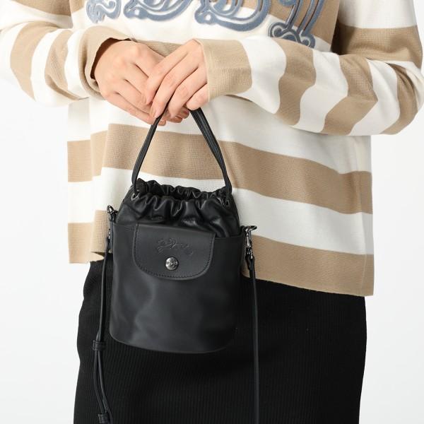 ロンシャン LONGCHAMP ブラックレザー巾着型ショルダーバッグ ロンシャン LONGCHAMP ブラックレザー巾着型ショルダーバッグ