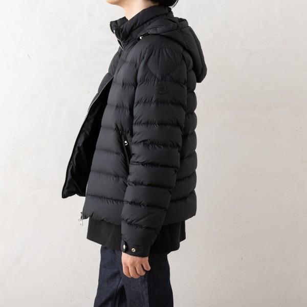 MONCLER（モンクレール） ダウンジャケット コート アルネブ ショート