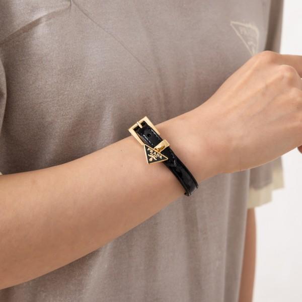 PRADA プラダ　ブラックレザー バングル　ブレスレット PRADA（プラダ） ブレスレット バングル トライアングルロゴ ブラック