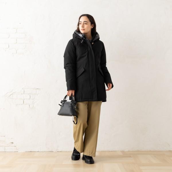 ウールリッチ ダウンジャケット コート アークティック パーカ ブラック レディース WOOLRICH CFWWOU0580FRUT0001 BLKの画像