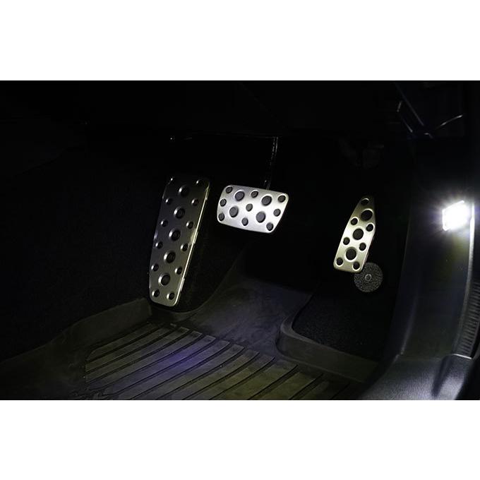 レガシィ アウトバック LEDフットランプ スバル アウトバック（型式