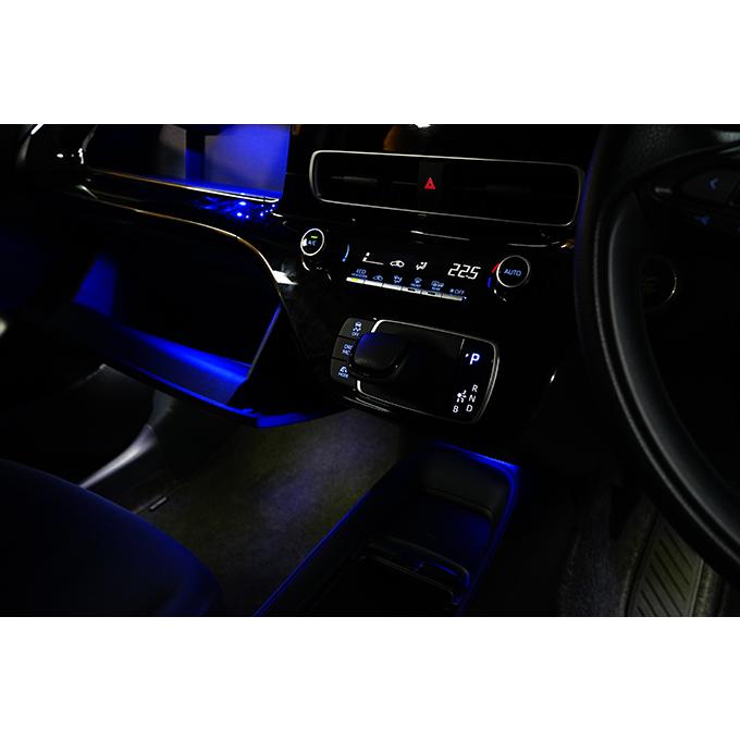 トヨタ アクア（型式：10系（年式：R3.7〜））調光機能付！LEDダッシュ