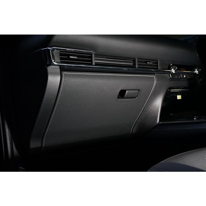 特許取得済）マツダ CX-30 （型式：DM）グローブボックスキックガード
