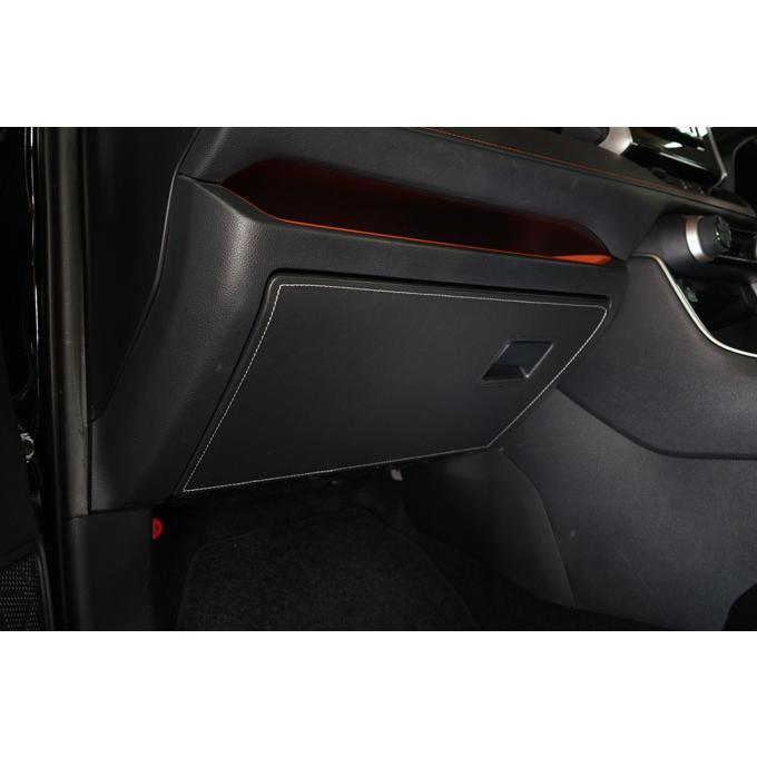特許取得済）グローブボックスキックガード トヨタ RAV4（型式：50系