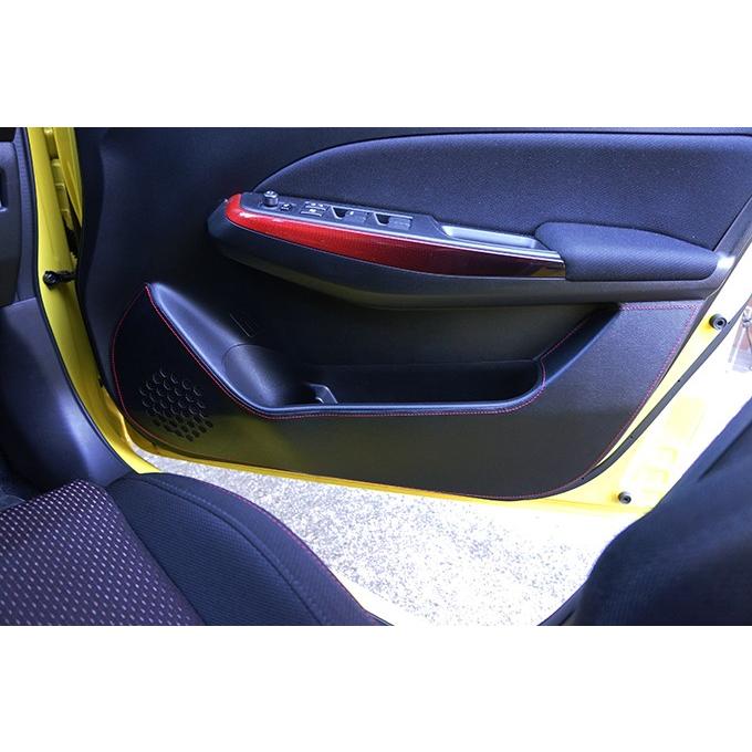 特許取得済）ドアキックガード 4点セット スズキ スイフト/スイフト