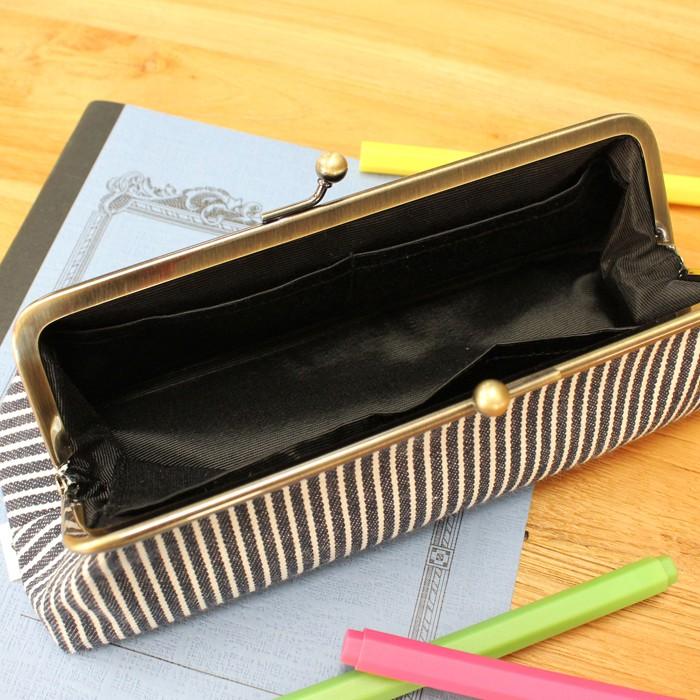 ペンケース がま口 仕切り付きがま口三角ペンケース 綿布 ヒッコリー ペンケース 筆箱 がま口ペンケース 文具入れ 布 受注生産品 M便 1 1 C Pen L Pt Hick1609 Ayanokoji 通販 Yahoo ショッピング