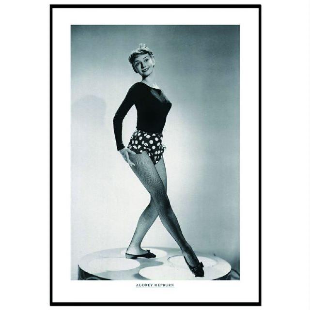 ポスターフレーム ヴィンテージシネマポスター オードリーヘップバーン フレーム付き 絵画 壁掛け 壁飾り インテリア 油絵 花 アートパネル ポスター 絵 Ka Pa 1007 日本唯一の風景専門店 あゆわら 通販 Yahoo ショッピング