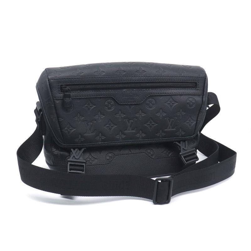 極美品 ルイヴィトン　メッセンジャーヴォワヤージュPM ブラック LOUIS VUITTON（ルイ・ヴィトン） メッセンジャーヴォワヤージュPM