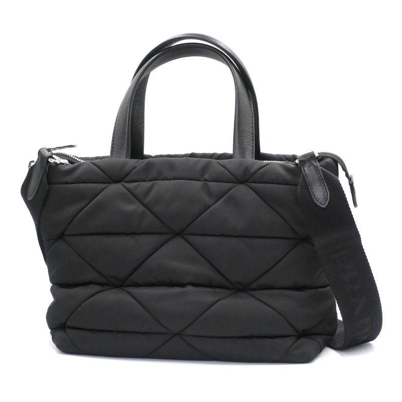 PRADA プラダ　トートバッグ　ハンドバッグ　ナイロン　三角ロゴ　ブラック 美品 PRADA プラダ ナイロン テスート 三角ロゴ ロゴ金具 トート