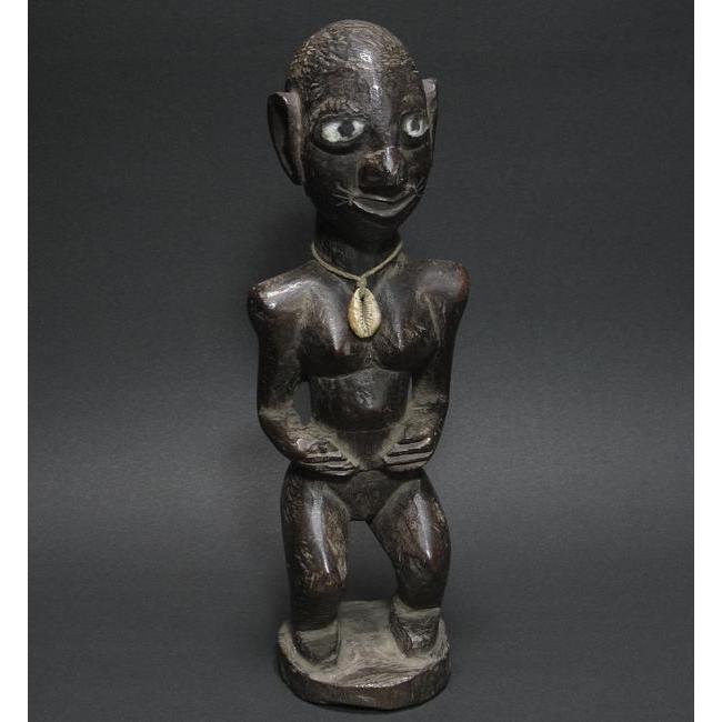 木彫りの女性立像(小)