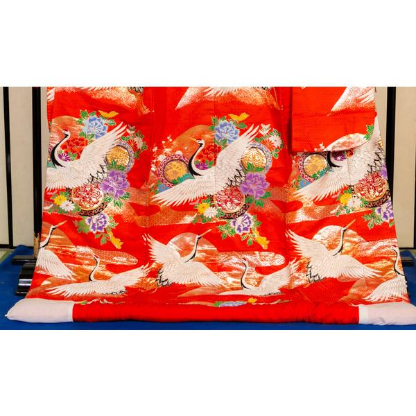 花嫁さんの打掛 朱赤地丸紋に花と飛び鶴 25780＃ : あざらし堂ヤフー店 