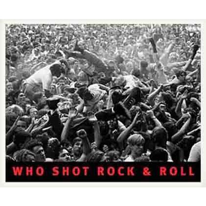 ポスター アート Who Shot Rock & Roll：Mosh Pit at End Fest（チャールズ ピーターソン） 額装品 ウッドベーシックフレーム｜aziz