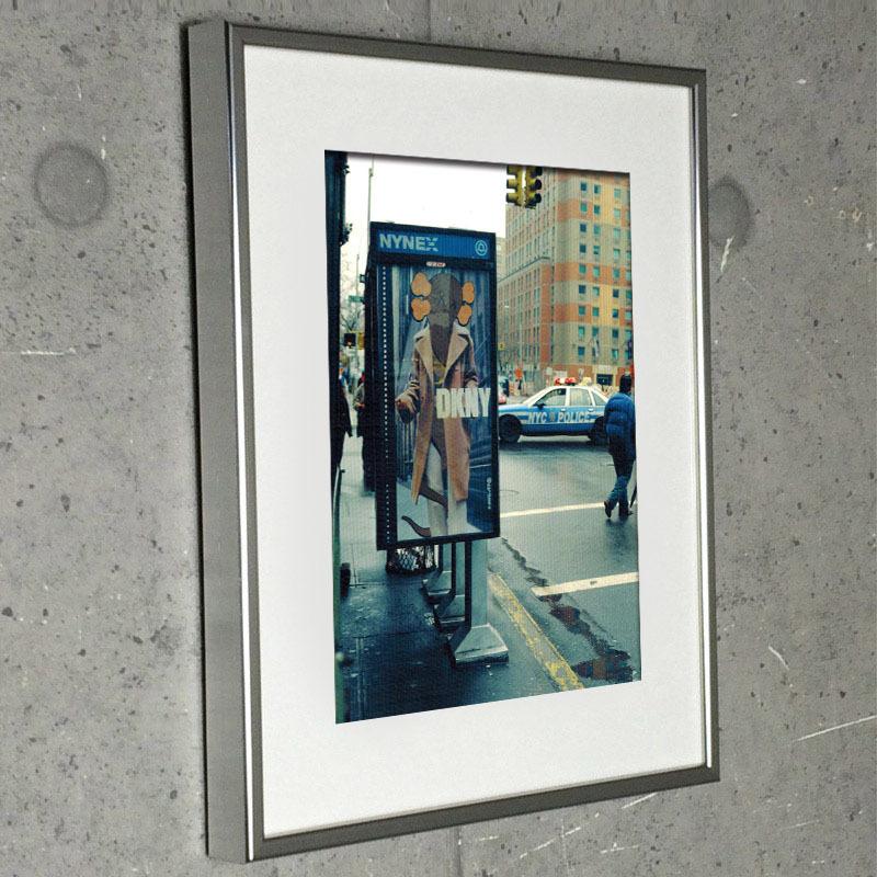 限定マット額装品/カウズ【Untitled MAIDENFORM 2000】 限定マット額装品/カウズ【Untitled MAIDENFORM 2000】 kaws 絵