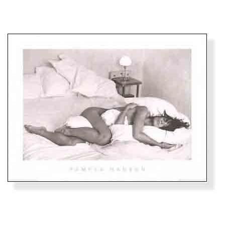 ポスター アート Naked Girl in Bed（パメラ ハンソン） 額装品 アルミ製ハイグレードフレーム_2