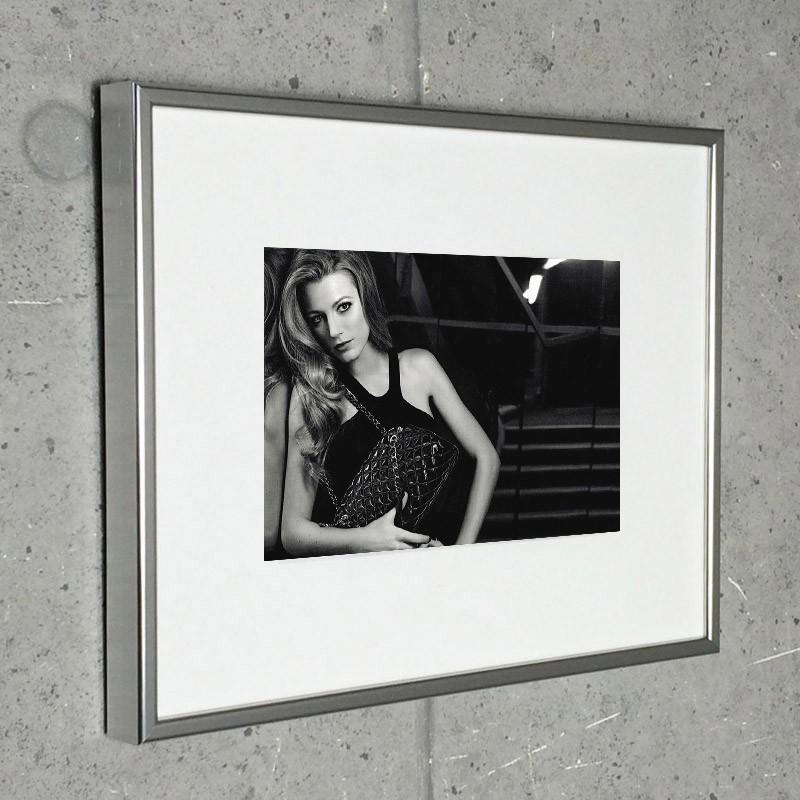 ポスター アート 11 Chanel Mademoiselle Blake Lively Karl Lagerfeld カール ラガーフェルド 額装品 Re 1805b Azポスター 通販 Yahoo ショッピング