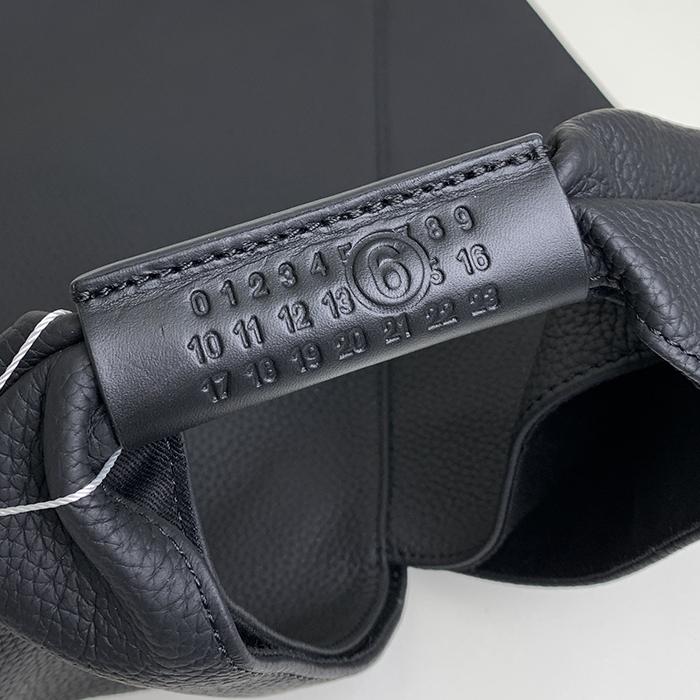 【爆買】エムエムシックス メゾン マルジェラ MM6 Maison Margiela Japanese スモール S54WD0043P5691 ジャパニーズ スモールバッグ ブラック 黒の画像