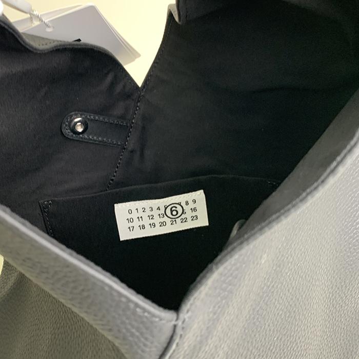 【爆買】エムエムシックス メゾン マルジェラ MM6 Maison Margiela Japanese スモール S54WD0043P5691 ジャパニーズ スモールバッグ ブラック 黒の画像