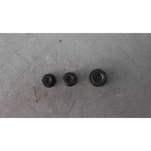 シャリー CF50-3705xxx の マフラー ボルト *1428458881 中古 : バイク